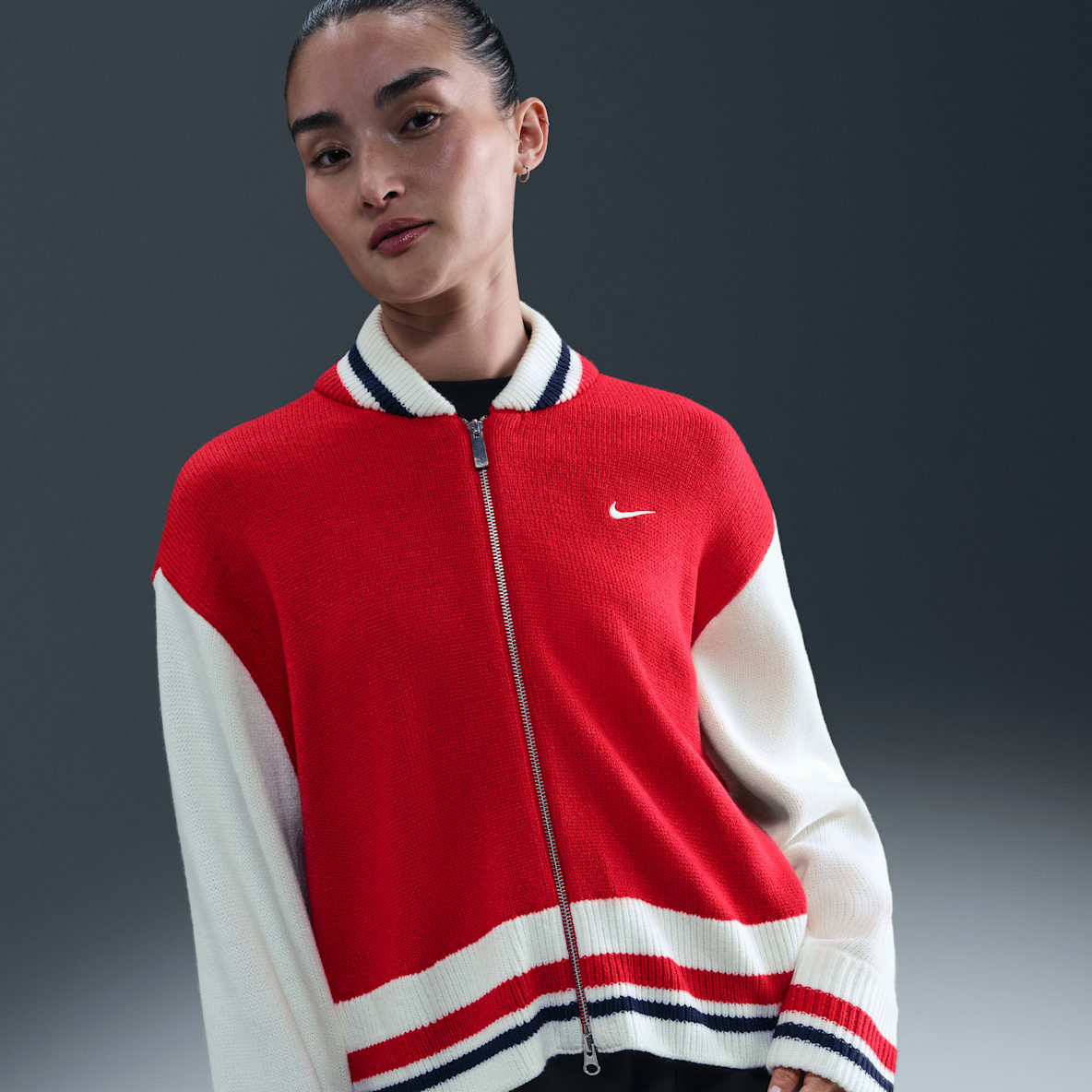 NIKE公式】 レッド トップス & Tシャツ【ナイキ公式通販】